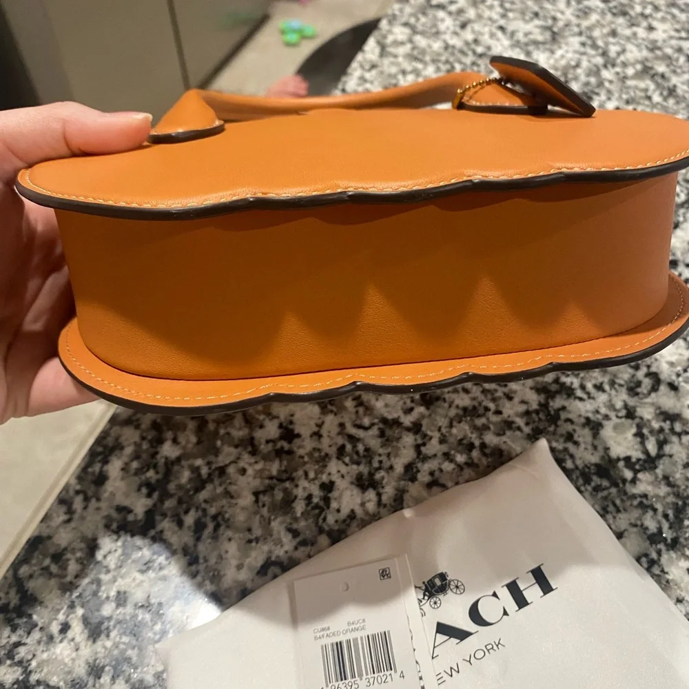 Brand new with tags coach runway pumpkin RARE - Picture 5 of 8